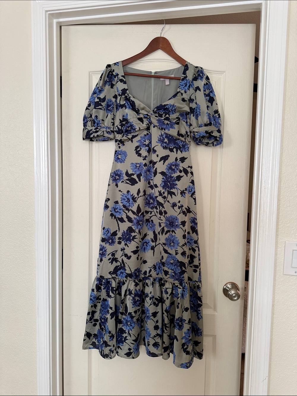 Chelsea28 Blue Floral Midi Dress with Puff Sleeves
